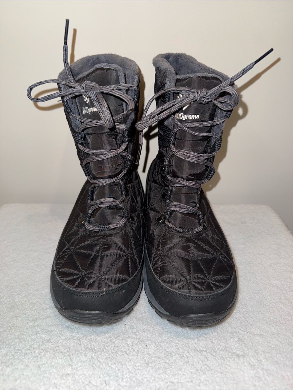 Columbia Women's Loveland Mid Omni-Heat boots, size 5.5, EUC